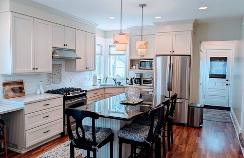 Chelsea Casa | Charming Retreat Downtown Chelsea 4 bed 2 bath