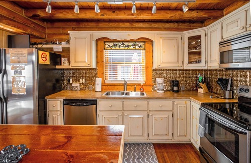 Draper Casa | Charming retreat in Draper, VA. Perfect for relaxation amidst scenic beauty. Book your stay now!