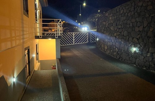Machico Casa | Charming retreat in Machico, pets accepted. By the sandy beach