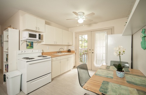 Hudson Bayou Apartamento | Location is walkable to most entertainment area.