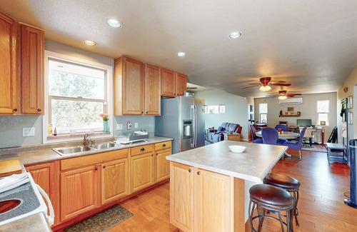 Payson Casa | Charming Retreat with Panoramic Views, Private Washer/Dryer & Free Internet
