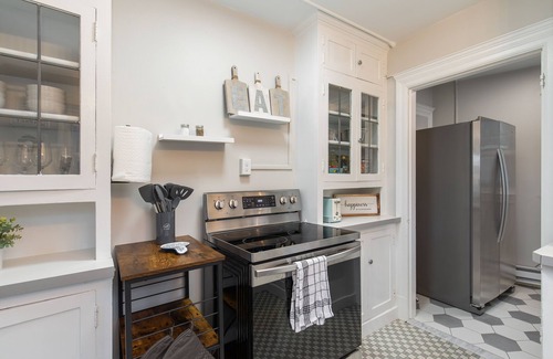 West Seattle Apartamento | Charming Retro Modern Steps from the Beach