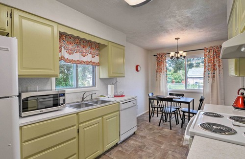 Rigby Apartamento | ¡NUEVO! Apt w / Patio actualizado - Mins to Lake & Downtown