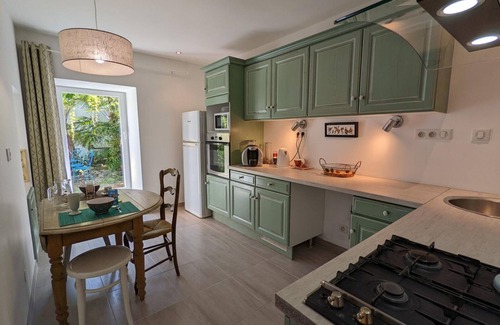 Graves-Saint-Amant Cabaña | Casa con terraza y jardín, 3 hab. para 5 pers., cerca del río, ideal para familias