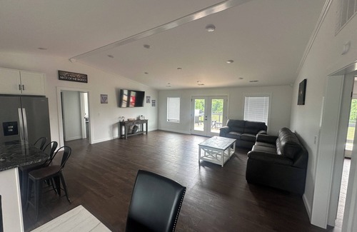 Van Buren Casa | Charming RIVER FRONT 3-bedroom home Van Buren on Current River.. brand new!