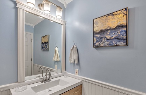 Sevierville Casa | Charming River Valley Hideaway 4 Bedroom Home by Redawning