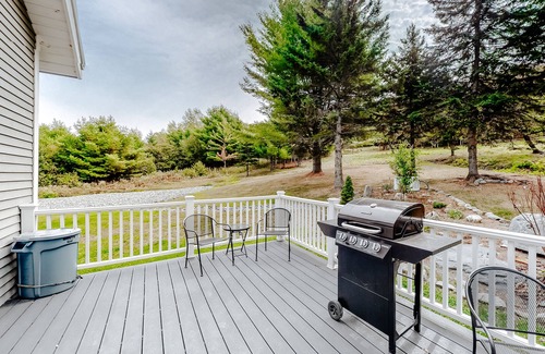 Rockwood Casa | Charming riverfront home with mountain views & private dock