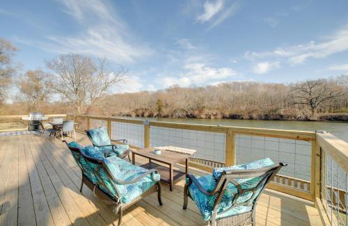 Norway Casa | Charming Riverfront Retreat in Monticello!