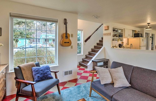 Rockaway Beach Cabaña | Charming Rockaway Beach House, Walk to Ocean!