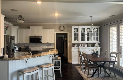 Collierville Casa | Charming room in Beautiful Custom Home- 30 day stay minimum