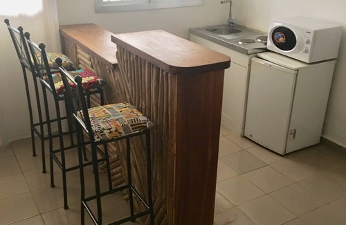 Conakry Casa | Encantadora habitación en nuestra casa de huéspedes.