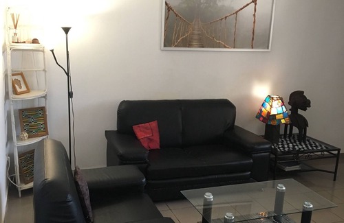 Conakry Casa | Encantadora habitación en nuestra casa de huéspedes.