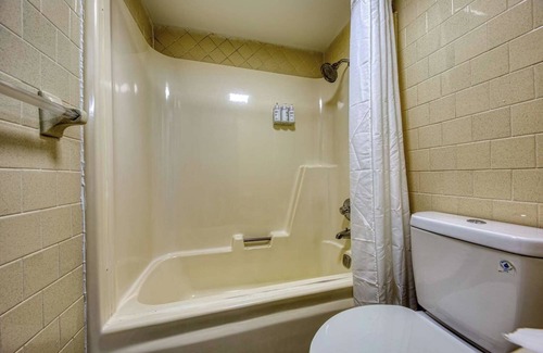 Revelo Hotel | Charming Room w/ Free Breakfast, Outdoor Pool, Close to Stearns Historic Sites