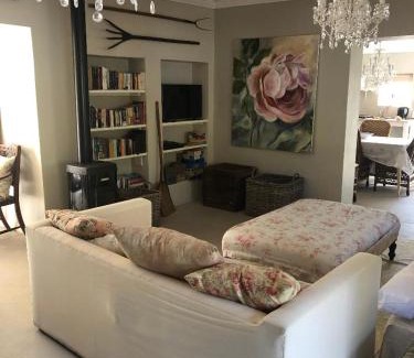 Greyton Casa | Charming Rose Cottage