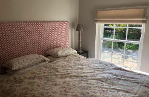 Greyton Casa | Charming Rose Cottage