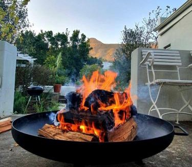 Greyton Casa | Charming Rose Cottage