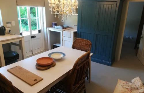 Greyton Casa | Charming Rose Cottage