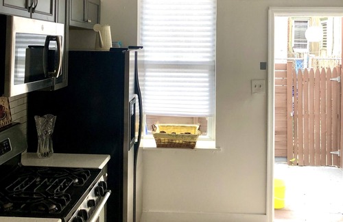 South Philadelphia West Casa | Charming RowHouse with WiFi and backyard