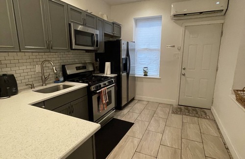South Philadelphia West Casa | Charming RowHouse with WiFi and backyard
