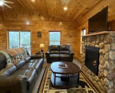 Tellico Plains Casa | Charming Ruby Bear Home with Amazing View