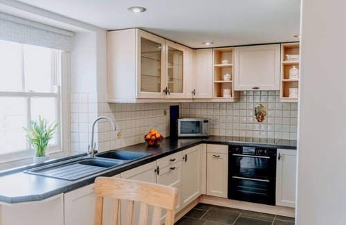 Narberth Casa | Charming Rural Escape | Hot Tub | Play Room |BBQ