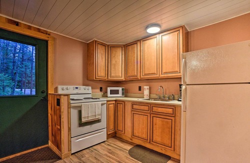 Town of Bleecker Cabina | Charming Rural Retreat: Great Sacandaga Lake Area!