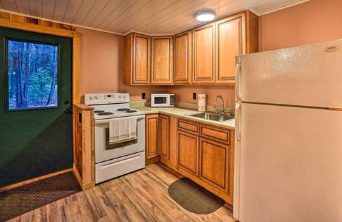 Town of Bleecker Cabina | Charming Rural Retreat: Great Sacandaga Lake Area!