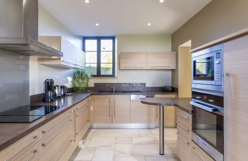 Le Guislain Cabaña | Casa rural con terraza y jardín cerca del Mont Saint-Michel, ideal para familias y amigos