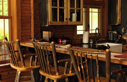 Rockwood Cabina | Charming Rustic Cabin in Rockwood, PA.