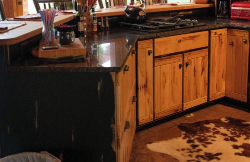 Rockwood Cabina | Charming Rustic Cabin in Rockwood, PA.