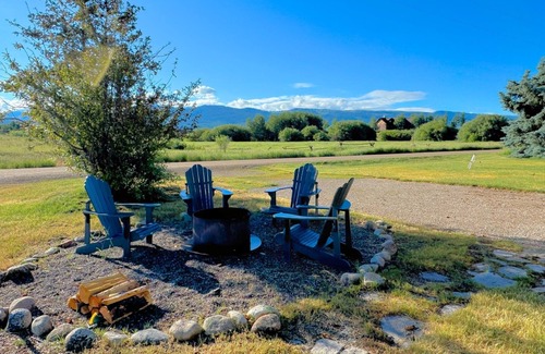 Driggs Casa | Charming Rustic Cottage w/Teton Views