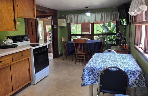 Rochert Otro | Charming rustic, family friendly farmhouse near Detroit Lakes - 5 beds available