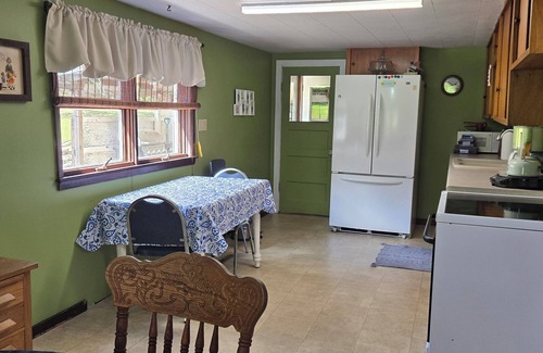 Rochert Otro | Charming rustic, family friendly farmhouse near Detroit Lakes - 5 beds available