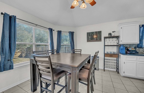 Killeen Casa | Charming Rustic Retreat with 4-bedroom house with WiFi in enchanting Killeen