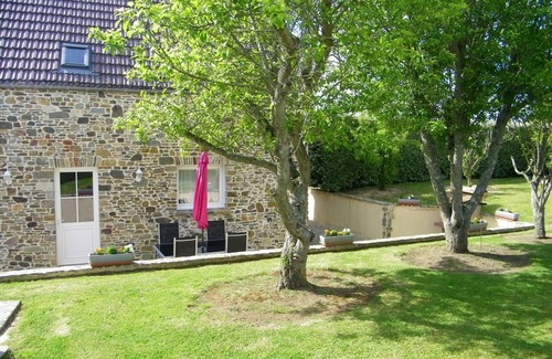 Saint-Germain-sur-Ay Cabaña | Casa de piedra con jardín, chimenea, bicicletas y terraza en la costa del Cotentin.