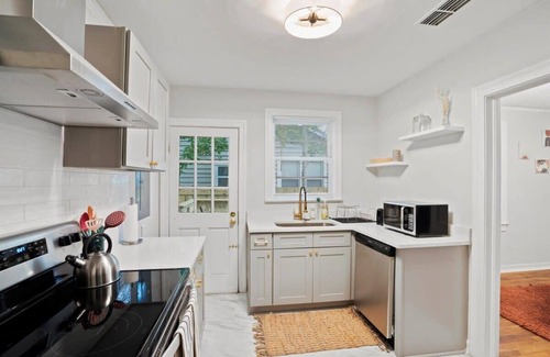 San Marco Casa | Charming San Marco Bungalow, Close to Everything