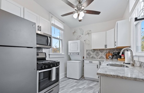 Eastside Casa | Charming Savannah, Prime Location, Walk to Forsyth, Newly Renovated Townhouse