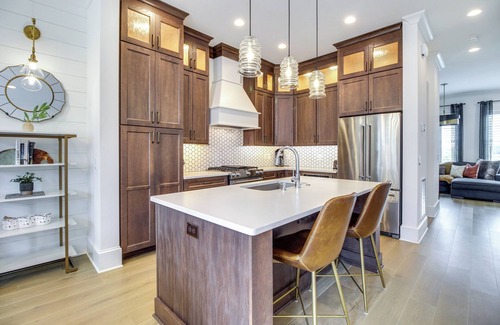 Hitch Village - Fred Wessels Homes Casa | Charming Savannah Townhome - 1 Block to Riverwalk!