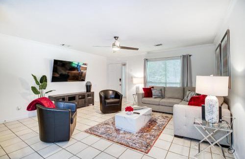 Savannah Casa | Charming Savannah Vacation Rental with Game Room!