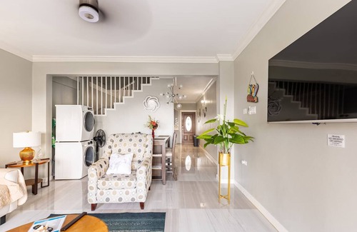 IronShore Estates Casa | Charming Sea View Town House Chef Driver Optional