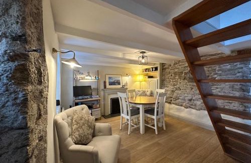 Charlestown Casa | Charming Seaside Cottage