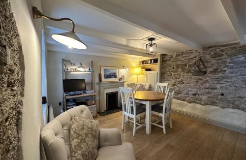 Charlestown Casa | Charming Seaside Cottage