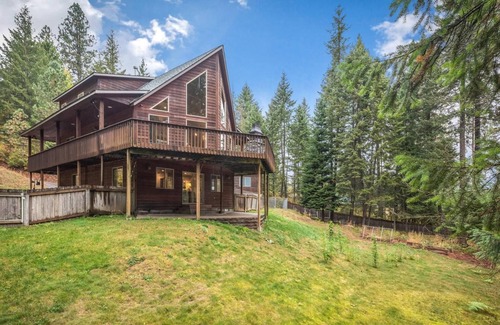 Sagle Casa | Charming Secluded 3-bedroom house in Sagle ID close to Lake and Schweitzer Ski
