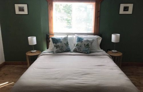 Munising Otro | Charming, secluded farmhouse in Munising, gateway to Pictured Rocks NP.