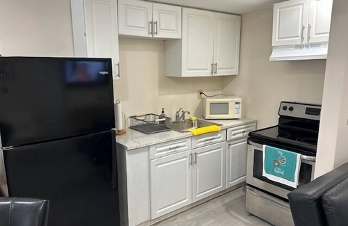 West Little Havana Casa | Charming secure 2 bedroom home near Miami AirPort. Free parking