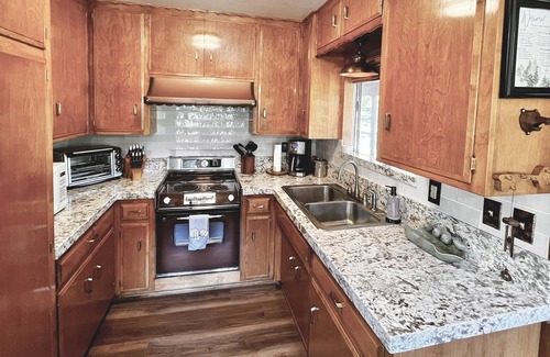 Posey Cabina | Charming Sequoia National Forest Cabin with Breathtaking Views