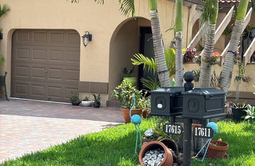 Country Club Casa | Charming shared house in MIAMI LAKES with gym, pickleball, tennis court and pool