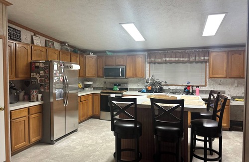 New Tazewell Casa | Charming shared house in lovely Tazewell w/ mountain views, WiFi, AC, Treadmill