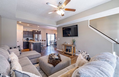 Shepherdsville Casa | Charming Shepherdsville Cozy Home with Lakeside views