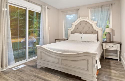 Berlin Casa | Charming Single-Family Home Between Ocean City & Assateague Island Pet-Friendly Retreat